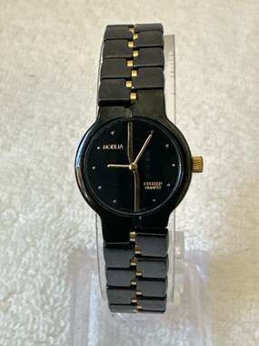 Vintage Citizen Noblia Ladies Quartz Watch Black and Gold Two-Tone Bracelet